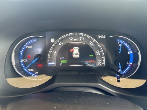 Used 2025 Toyota RAV4 XSE w/ Weather Package AWD/4WD image 14