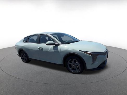 Used 2025 Kia K4 FWD image 2
