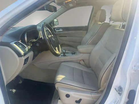 Used 2014 Jeep Grand Cherokee Overland w/ Advanced Technology Group AWD/4WD image 14