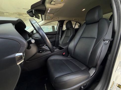 Used 2019 MAZDA MAZDA3 Sedan w/ Preferred Package FWD image 6