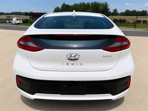 Used 2020 Hyundai Ioniq Blue FWD image 4
