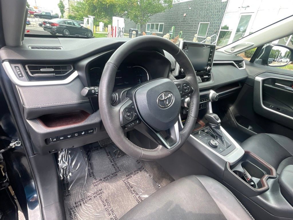 Used 2021 Toyota RAV4 Limited AWD/4WD image 10
