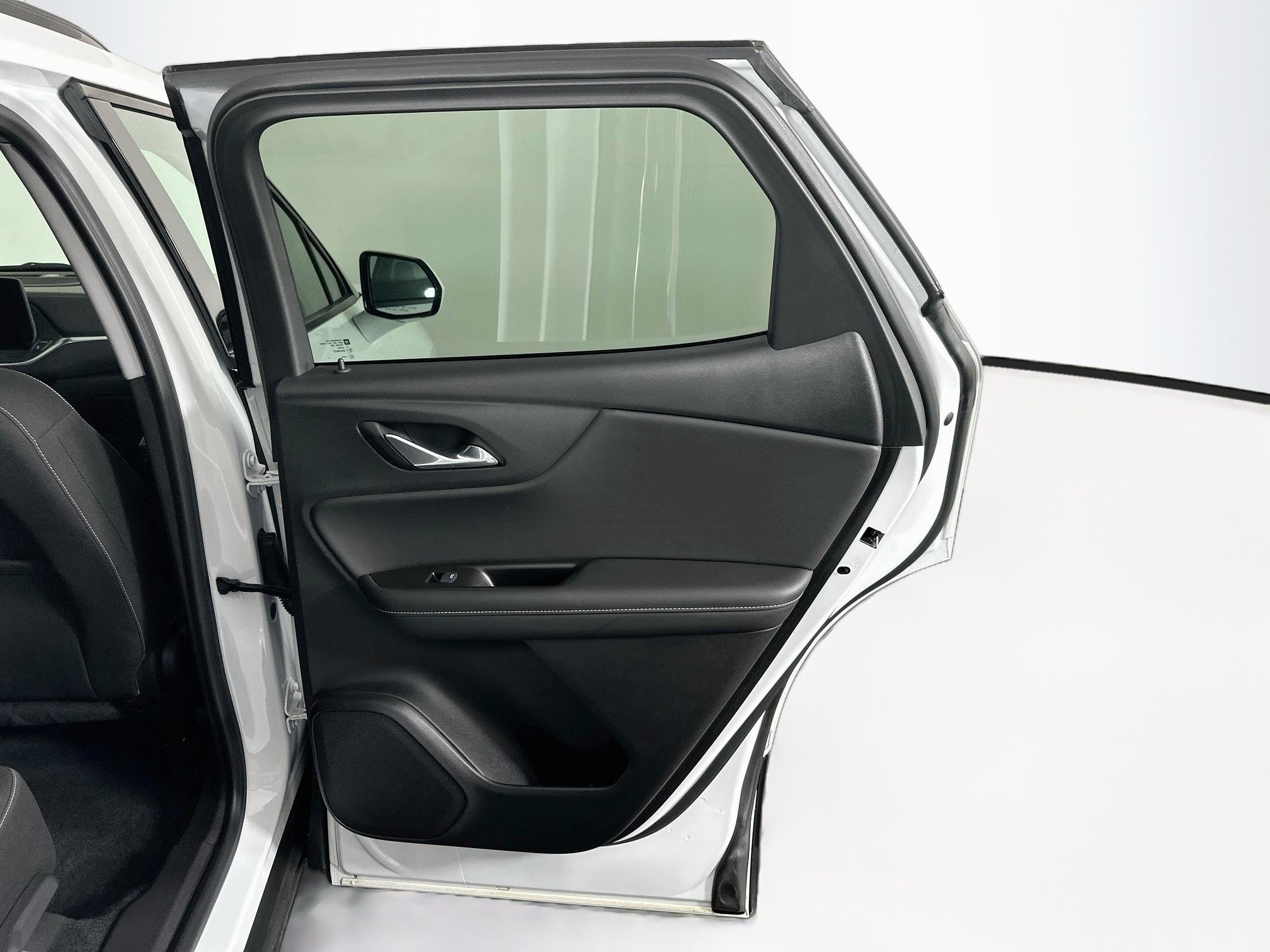 Used 2024 Chevrolet Blazer LT w/ Convenience Package FWD image 31