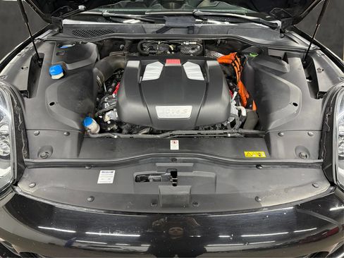 Used 2017 Porsche Cayenne S AWD/4WD image 9