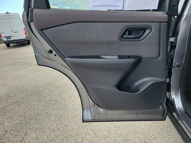Used 2021 Nissan Rogue S FWD image 12