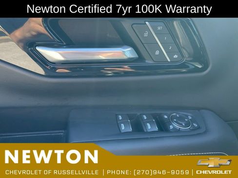 Used 2025 Chevrolet Tahoe Premier AWD/4WD image 8