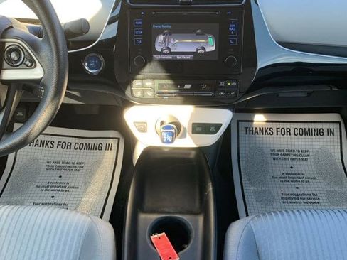 Used 2016 Toyota Prius Two image 15