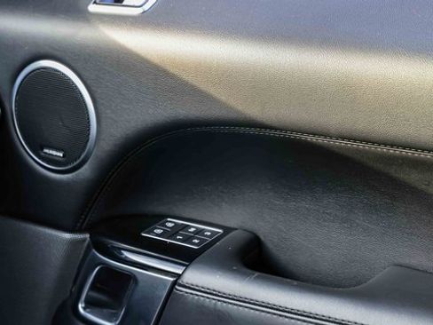 Used 2021 Land Rover Range Rover Sport HSE Silver Edition image 16