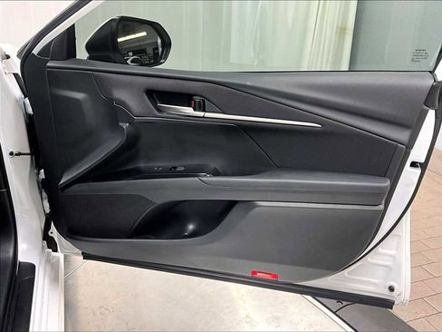 Used 2025 Toyota Camry LE image 29