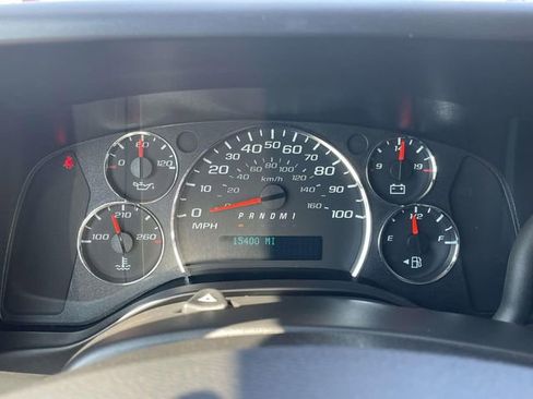 Used 2024 Chevrolet Express 2500 w/ Driver Convenience Package image 30