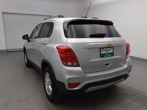 Used 2021 Chevrolet Trax LT w/ LT Convenience Package FWD image 6