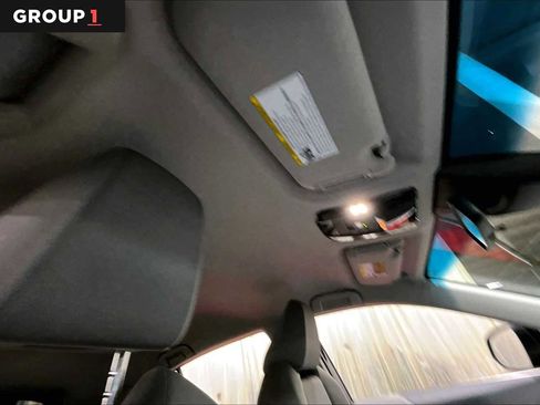 Certified 2021 Toyota Venza LE image 13