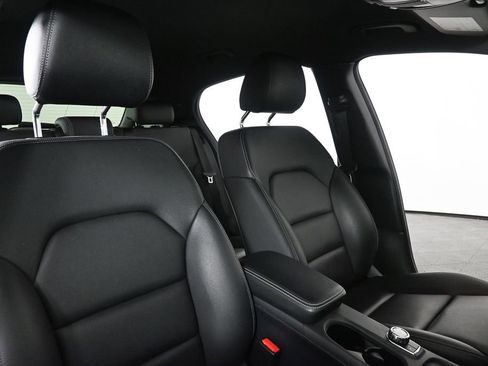Used 2020 Mercedes-Benz GLA 250 4MATIC image 20