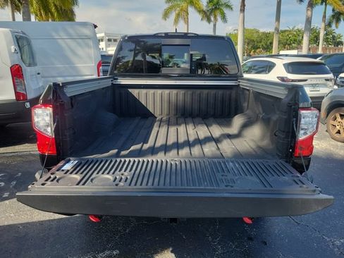 Used 2024 Nissan Titan SV w/ SV Convenience Package AWD/4WD image 8