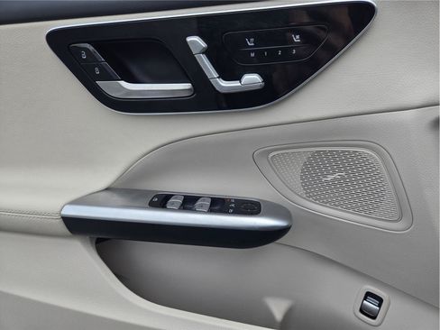 Used 2025 Mercedes-Benz C 300 Sedan image 21
