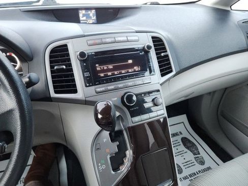 Used 2012 Toyota Venza LE image 22