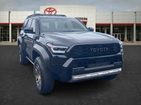 Certified 2025 Toyota 4Runner Trailhunter image 3