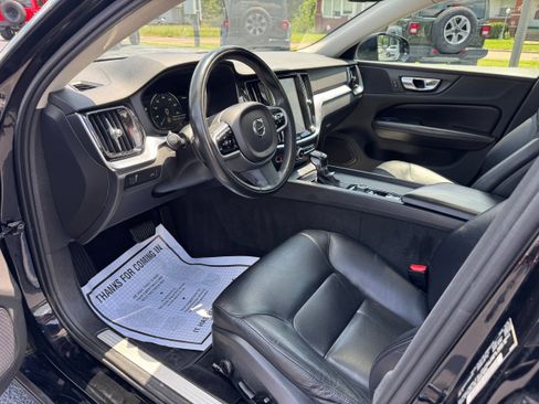 Used 2019 Volvo S60 T5 Momentum w/ Premium Package FWD image 11