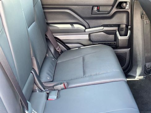 Used 2025 Toyota 4Runner TRD Off-Road Premium w/ Tow Technology Package AWD/4WD image 11