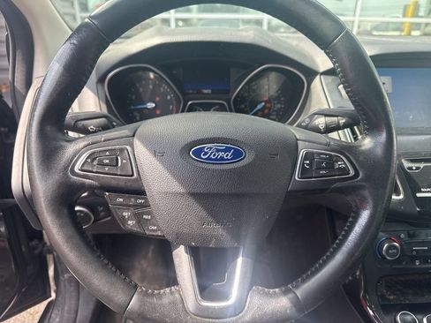 Used 2016 Ford Focus Titanium image 11
