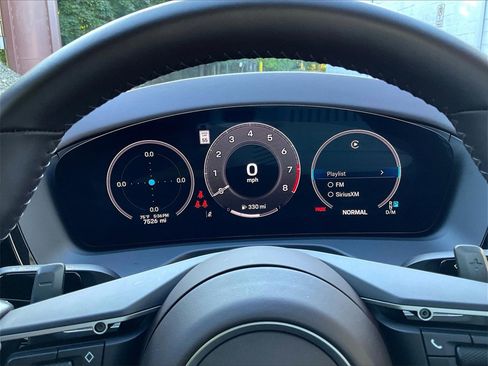 Certified 2024 Porsche Panamera image 25