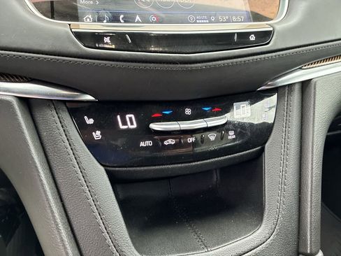 Used 2024 Cadillac XT5 Premium Luxury w/ Platinum Package AWD/4WD image 17