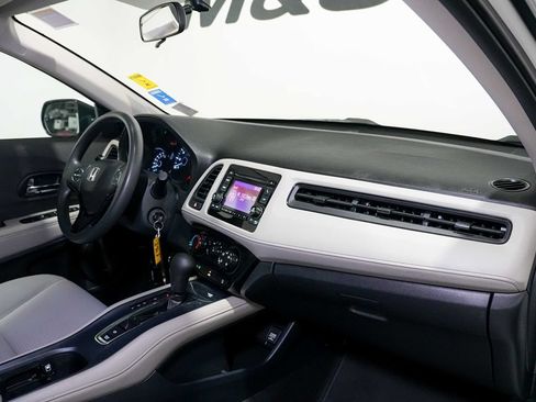 Used 2020 Honda HR-V LX image 18