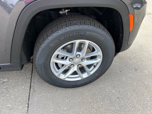 New 2025 Jeep Grand Cherokee 4WD image 24