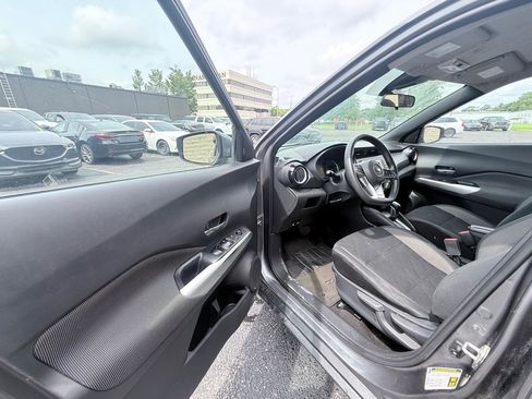 Used 2020 Nissan Kicks SV FWD image 7