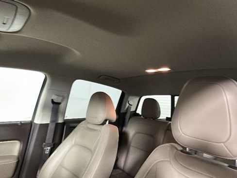 Used 2016 GMC Canyon SLT AWD/4WD image 13
