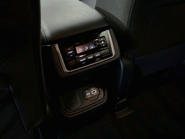 Used 2023 Subaru Ascent Premium w/ Convenience Package AWD/4WD image 24