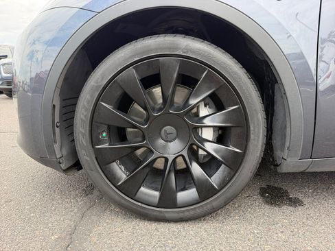 Used 2021 Tesla Model Y Long Range AWD/4WD image 26