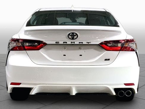 Used 2024 Toyota Camry SE FWD image 5