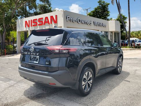 Certified 2021 Nissan Rogue SV image 4