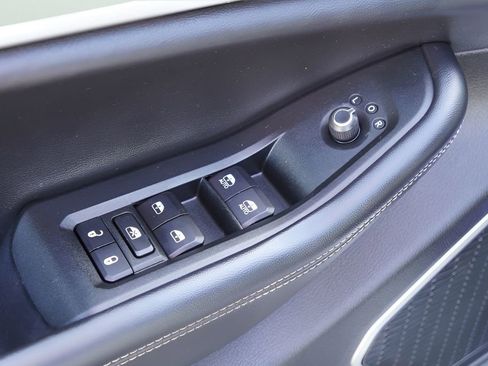 Used 2021 Jeep Grand Cherokee L Limited w/ Luxury Tech Group II image 16