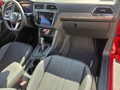 Certified 2023 Volkswagen Tiguan SE image 18