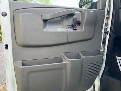 Used 2019 Chevrolet Express 3500 LT w/ LT Preferred Equipment Group RWD image 36