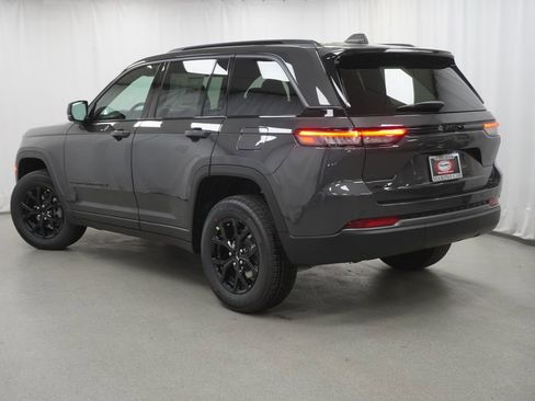 New 2026 Jeep Grand Cherokee Altitude AWD/4WD image 13