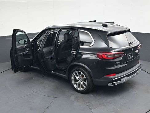 Used 2022 BMW X5 xDrive40i w/ Premium Package AWD/4WD image 37