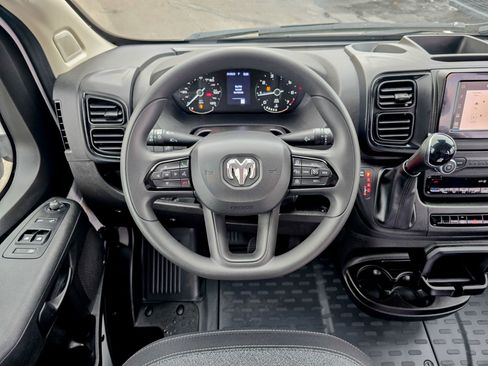 Used 2025 RAM ProMaster 2500 w/ Convenience Group image 33