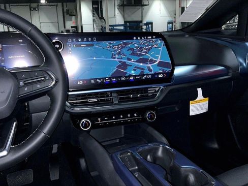 New 2026 Chevrolet Equinox EV LT FWD image 6