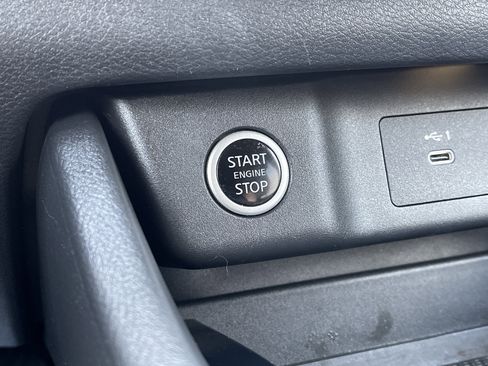 Used 2021 Nissan Rogue SV image 27