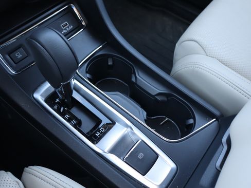 Used 2024 Subaru Ascent Limited w/ Technology Package image 29