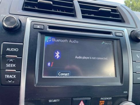 Used 2014 Toyota Camry SE FWD image 9