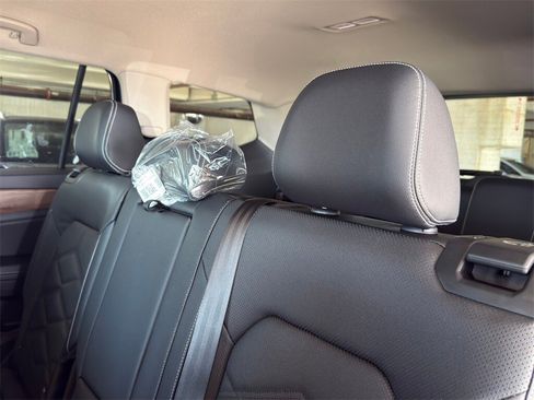 New 2026 Volkswagen Atlas SE image 32