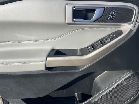 Used 2023 Ford Explorer XLT w/ Equipment Group 202A image 10