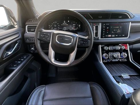 Used 2022 GMC Yukon XL Denali AWD/4WD image 9