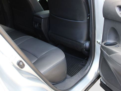 Used 2022 Toyota Corolla Cross XLE w/ Convenience Package FWD image 44