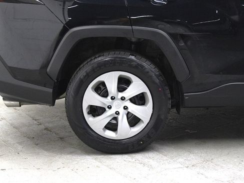 Used 2021 Toyota RAV4 LE AWD/4WD image 35