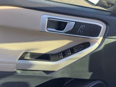 Used 2023 Ford Explorer XLT w/ Equipment Group 202A image 10